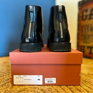 Wore them exactly 4 times, all in carpet events. Don’t wear them ever.